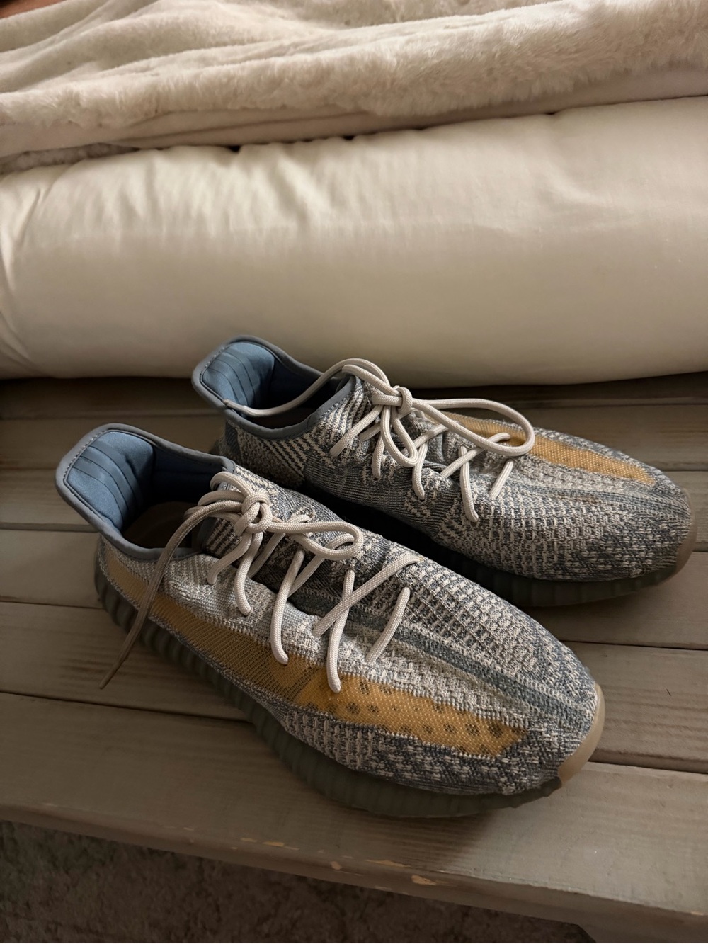 Yeezy Athletic Shoes in izrafil